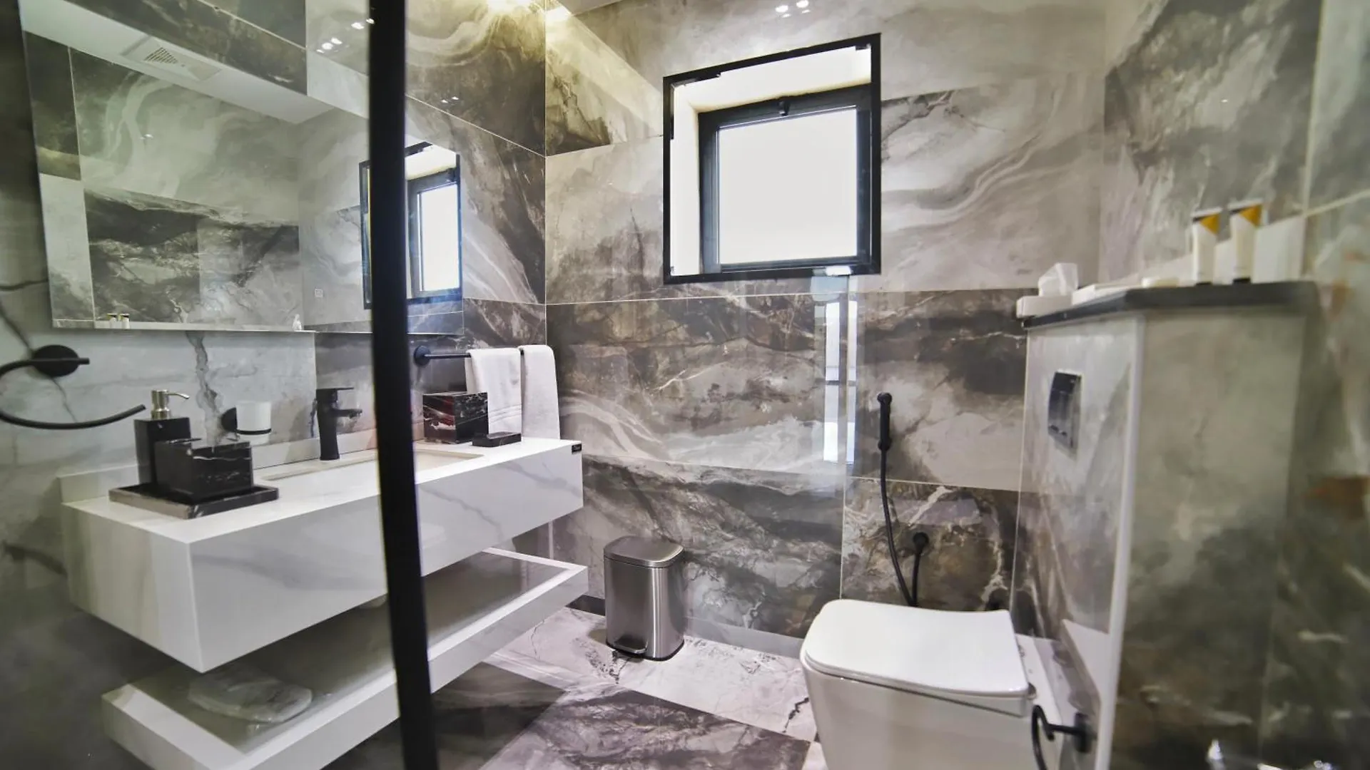 شقة فاخرة جناح غرفة وصالة وتراس Apartment Medina
