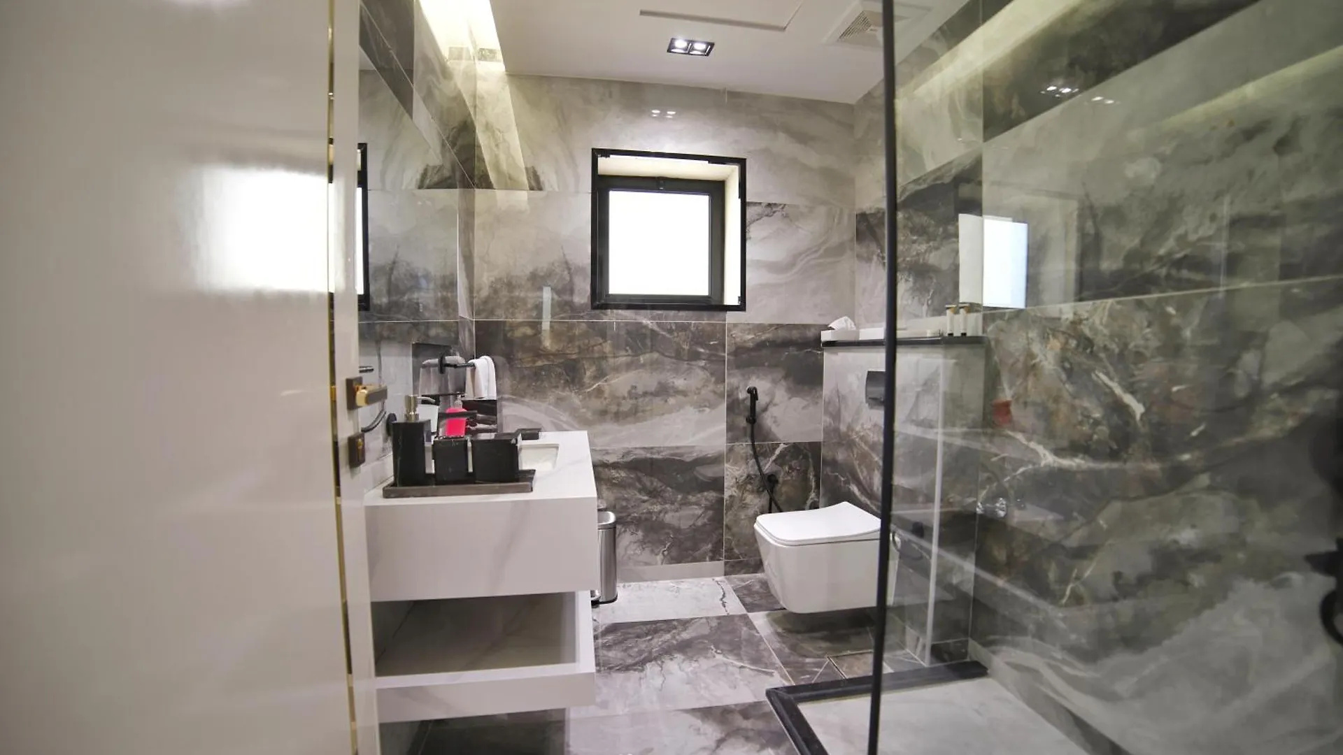 شقة فاخرة جناح غرفة وصالة وتراس Apartment Medina